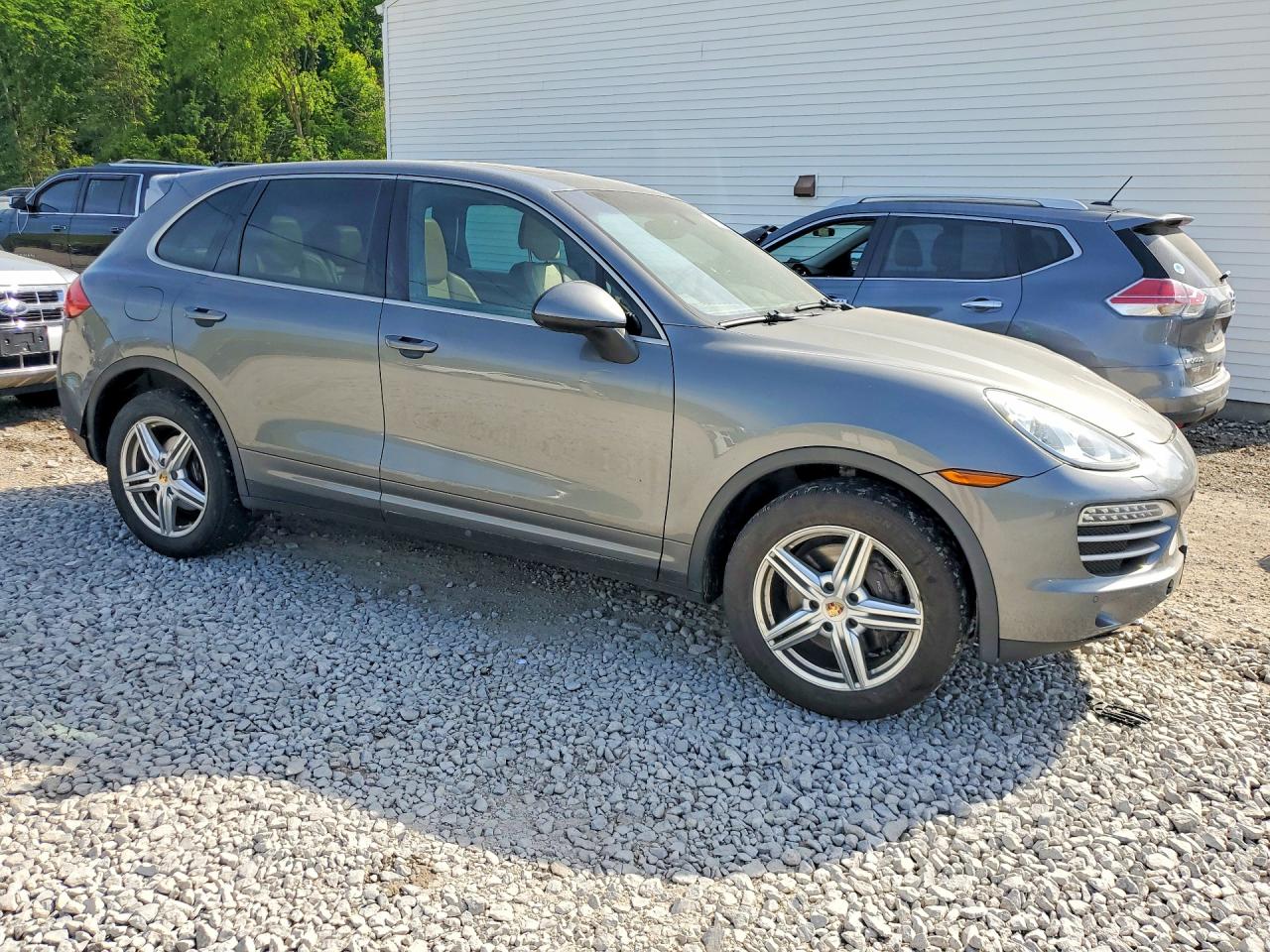 2014 Porsche Cayenne VIN WP1AA2A27ELA94704 COPART salvage auction — Front End, OH - CERTIFICATE OF TITLE, sold $875 on 2026-07-01 (photo 4)