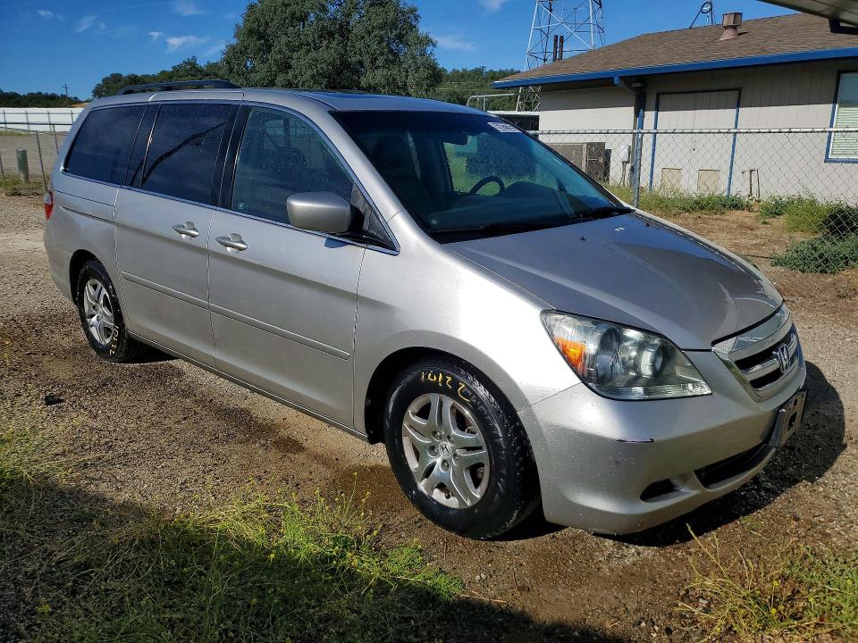 2007 Honda Odyssey VIN 5FNRL387X7B117744 COPART salvage auction — MINOR DENT/SCRATCHES, CA - DIS/DLR/EXP ONLY CLEAN TITLE, sold $1,450 on 2026-07-02 (photo 4)