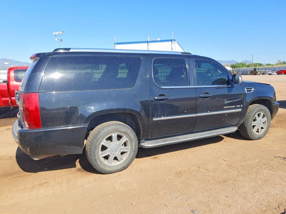 2007 Cadillac Escalade esv VIN 1GYFK66847R210119 COPART salvage auction — MINOR DENT/SCRATCHES, CO - DIS/DLR/EXP ONLY CLEAN TITLE, sold $275 on 2026-07-20 (photo 3)