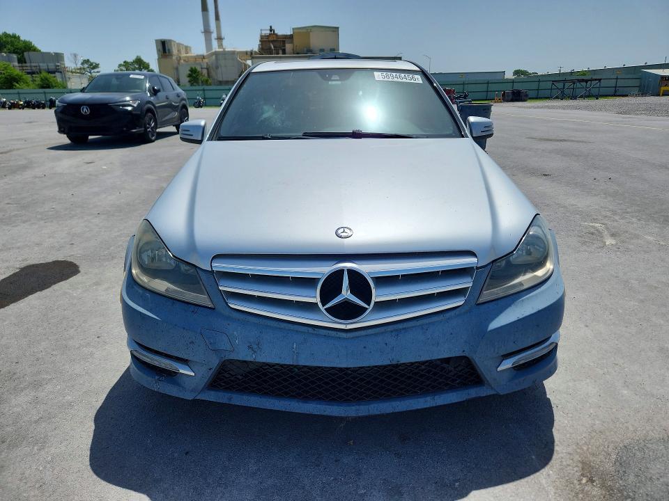 2012 Mercedes-benz VIN WDDGF4HBXCR237773 COPART salvage auction — WATER/FLOOD, Ok - Cert Of Title-Flood Damaged, sold $425 on 2026-08-05 (photo 5)