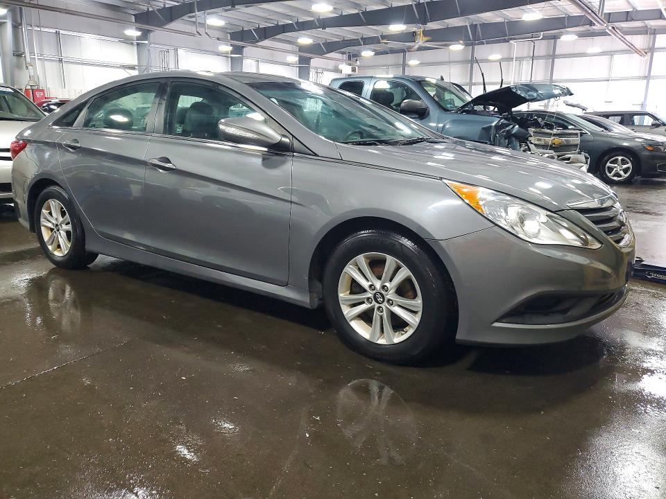 2014 Hyundai Sonata VIN 5NPEB4ACXEH925525 COPART salvage auction — VANDALISM, Mn - Cert Of Title-Prior Salvage, sold $275 on 2026-07-28 (photo 4)