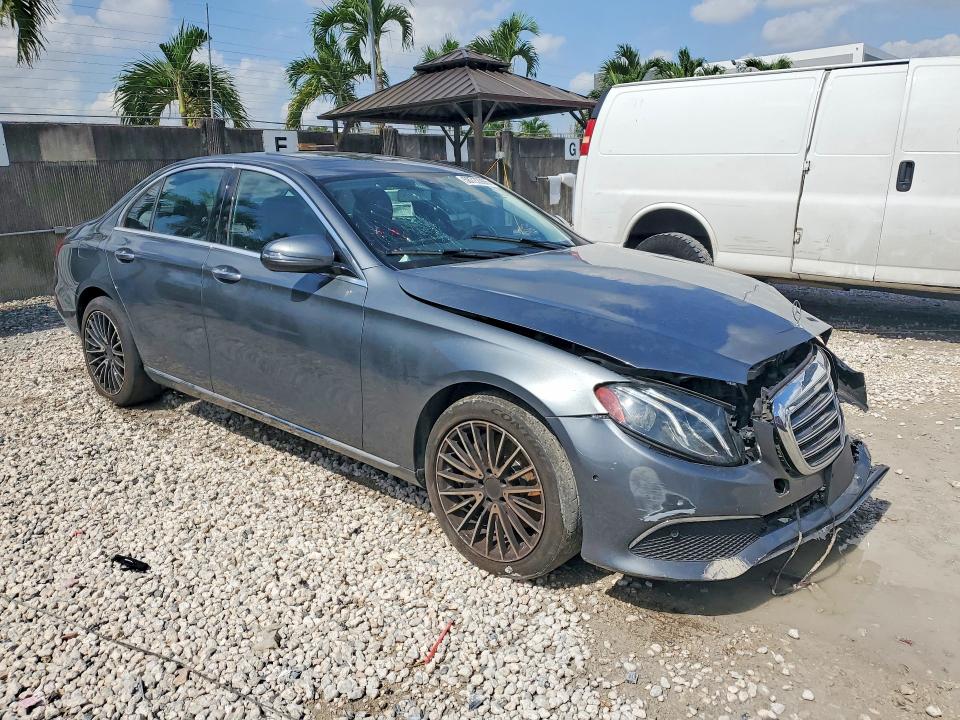 2017 Mercedes-benz E-klasse VIN WDDZF4JB8HA067535 COPART salvage auction — FRONT END, Ca - Salvage Certificate, sold $1,450 on 2026-07-28 (photo 4)