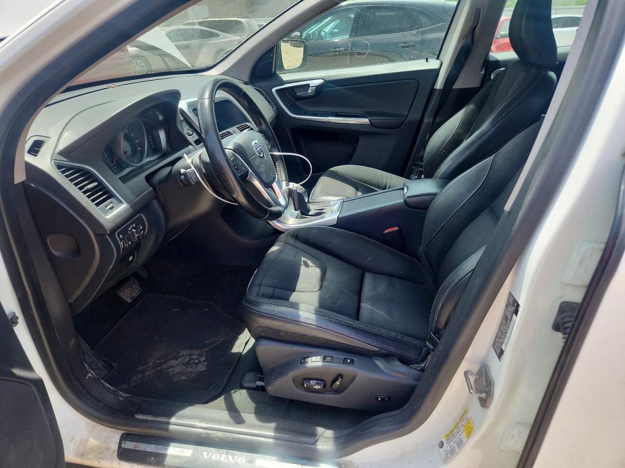 2016 Volvo XC60 VIN YV440MDJ0G2813619 COPART salvage auction — Mechanical, KS - DEALER ONLY CLEAN TITLE, sold $550 on 2026-07-09 (photo 7)