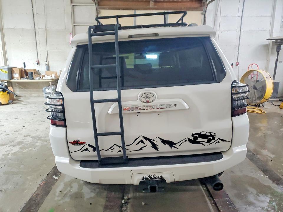 2015 Toyota VIN JTEBU5JR8F5266588 COPART salvage auction — FRONT END, Tn - Salvage Certificate, sold $10,000 on 2026-07-28 (photo 6)