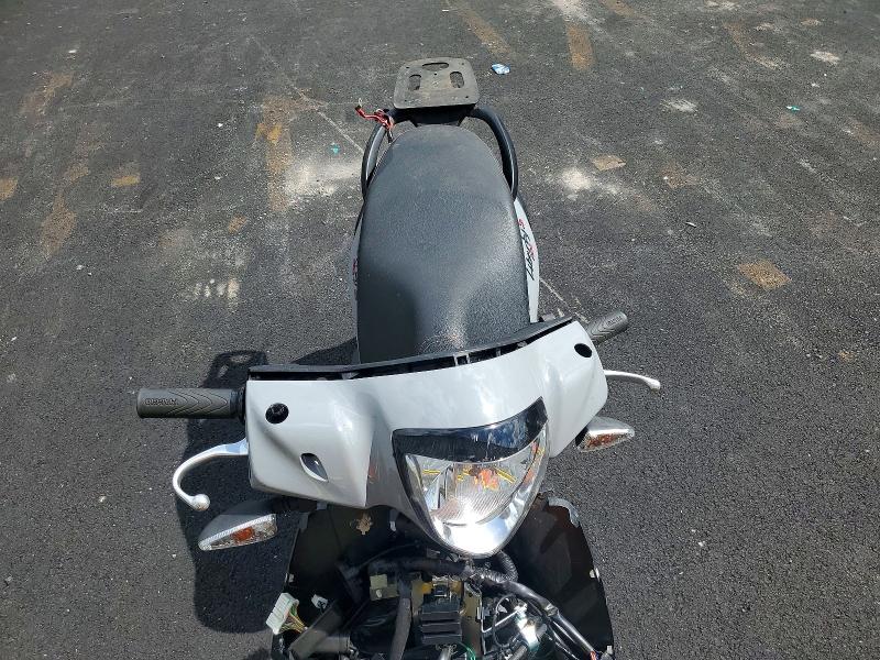 2022 Piaggio VIN ZAPM898G1N7003194 COPART salvage auction — FRONT END, Or - Salvage Title Certificate, sold $80 on 2026-07-09 (photo 5)