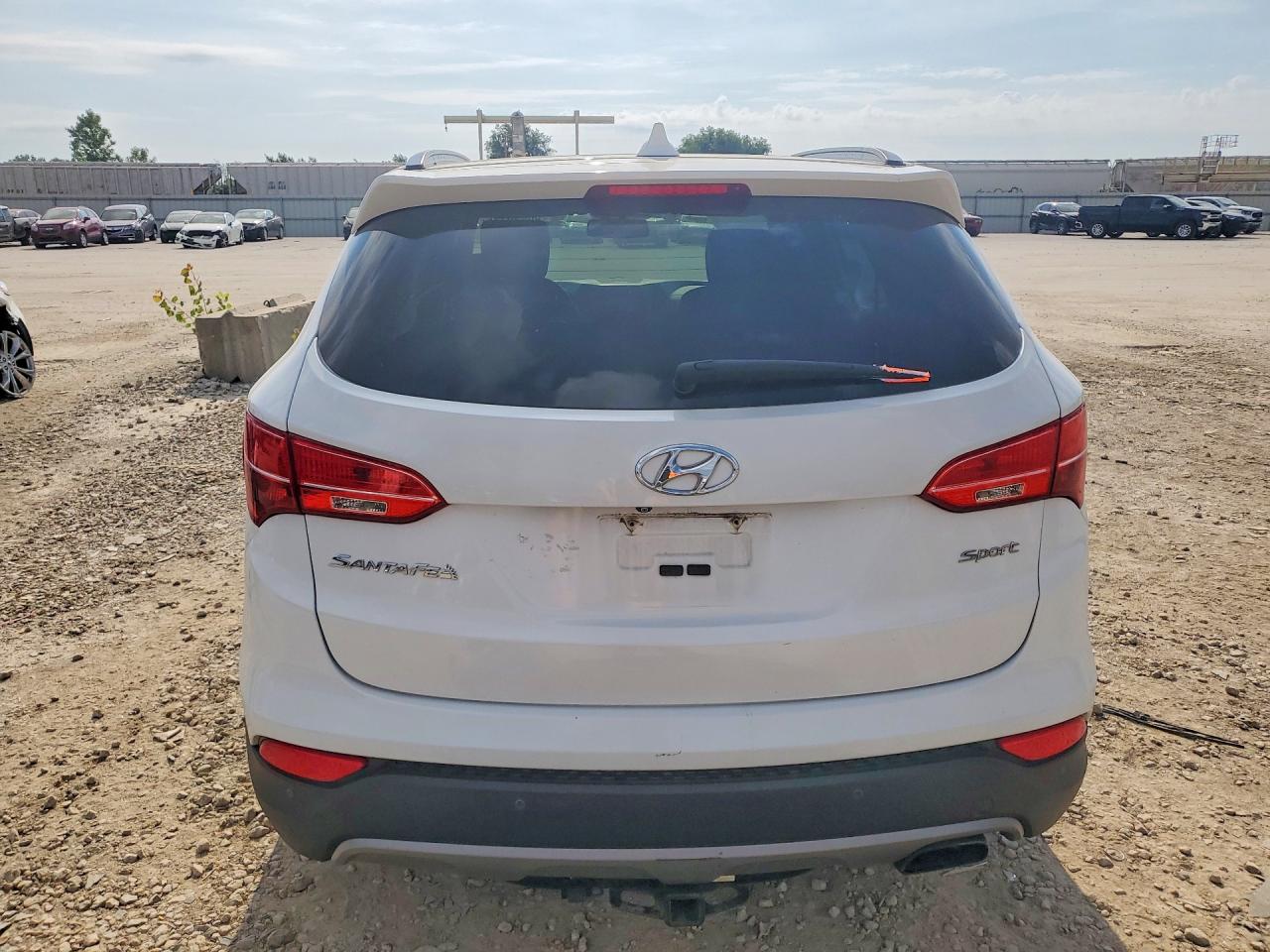 2016 Hyundai Santa Fe VIN 5XYZU3LB2GG355394 COPART salvage auction — Front End, KS - CERT OF TITLE-SALVAGE, sold $3,050 on 2026-07-07 (photo 6)