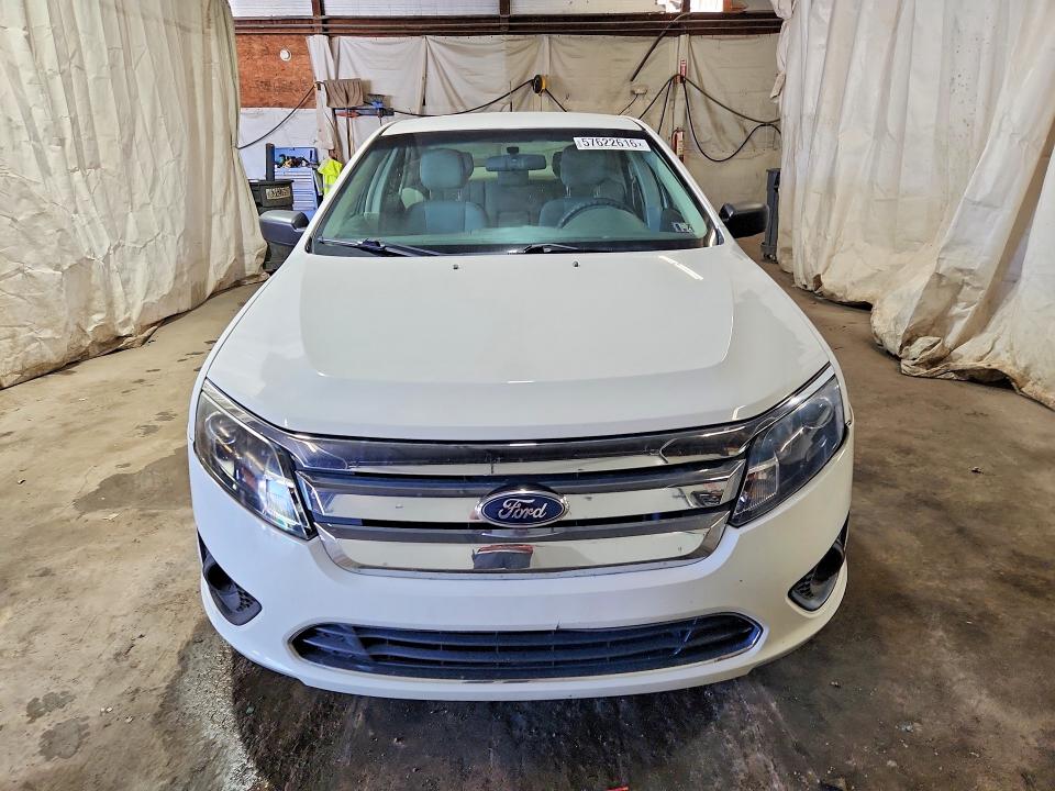 2012 Ford VIN 3FAHP0GA5CR142710 COPART salvage auction — NORMAL WEAR, Pa - Cert Of Title, sold $550 on 2026-07-30 (photo 5)