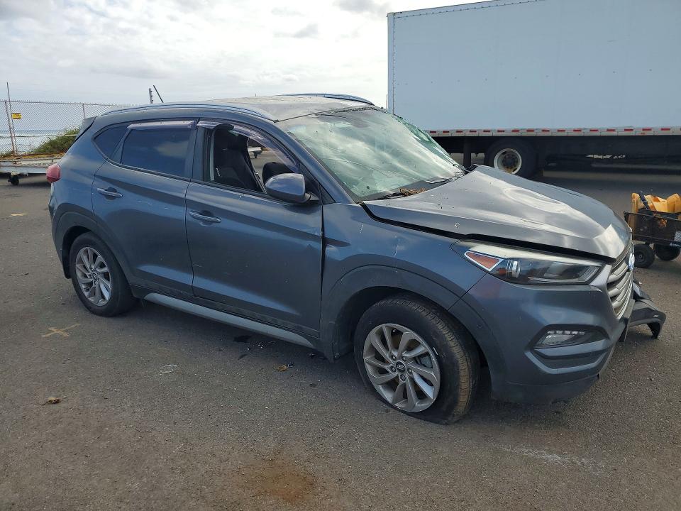 2017 Hyundai Tucson VIN KM8J33A47HU343516 COPART salvage auction — SIDE, HI - BILL OF SALE - PARTS ONLY, sold $400 on 2026-07-27 (photo 4)