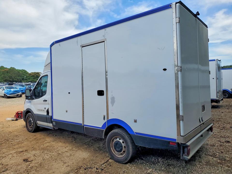 2022 Ford Transit VIN 1FDBW5Z89NKA01586 COPART salvage auction — NORMAL WEAR, GA - CERTIFICATE OF TITLE, sold $8,000 on 2026-09-04 (photo 2)