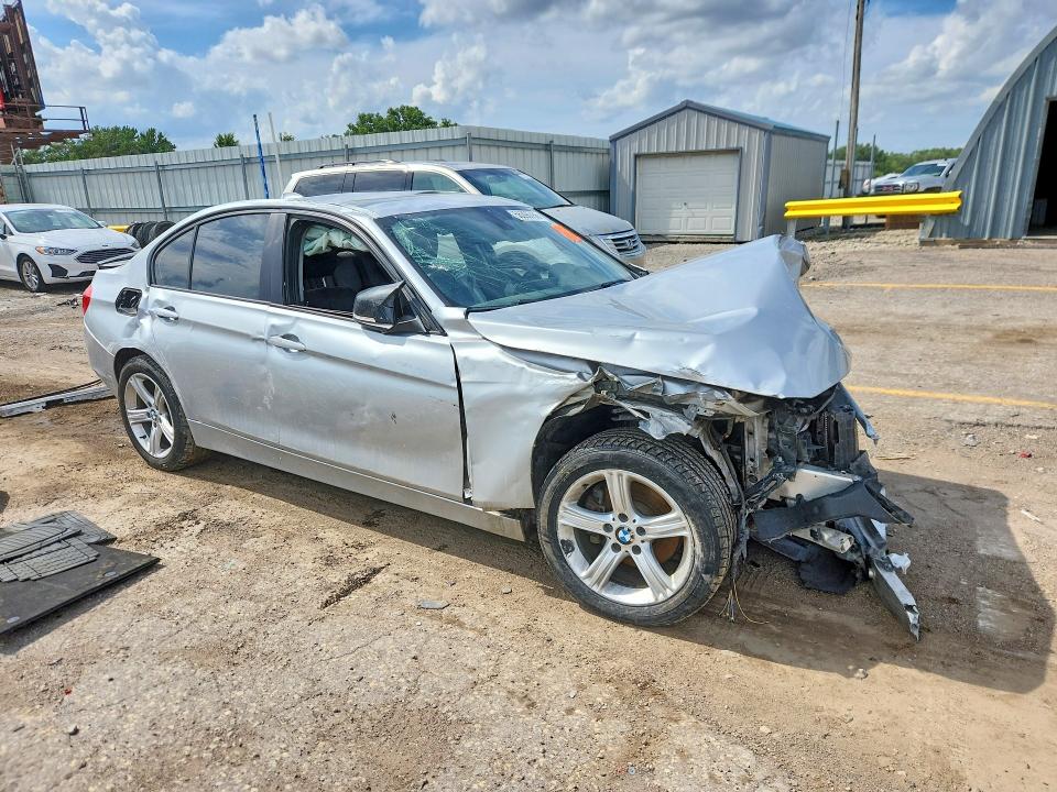 2015 BMW 3 series VIN WBA3B3C51FF546812 COPART salvage auction — ROLLOVER, Ks - Cert Of Title-Salvage, sold $225 on 2026-07-22 (photo 4)