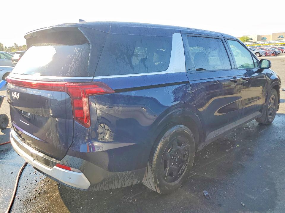 2026 Kia Carnival VIN KNDNB5K33T6587204 COPART salvage auction — FRONT END, TX - SALVAGE VEHICLE TITLE, sold $6,100 on 2026-07-22 (photo 3)