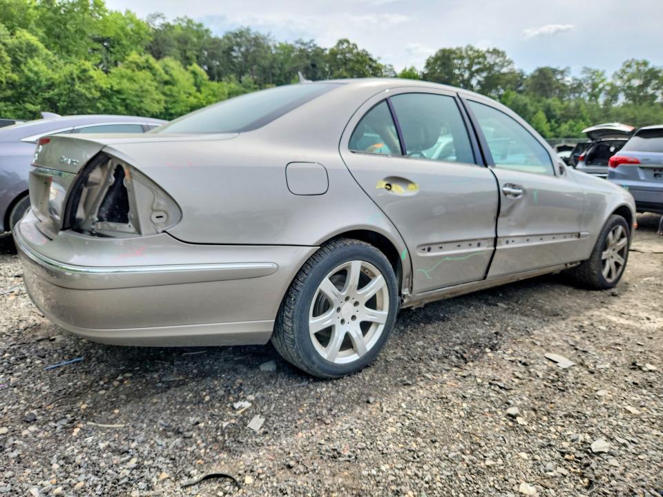 2008 Mercedes-benz E-klasse VIN WDBUF87X28B202614 COPART salvage auction — SIDE, Md - Cert Of Salvage > 75% Damage, sold $550 on 2026-07-31 (photo 3)