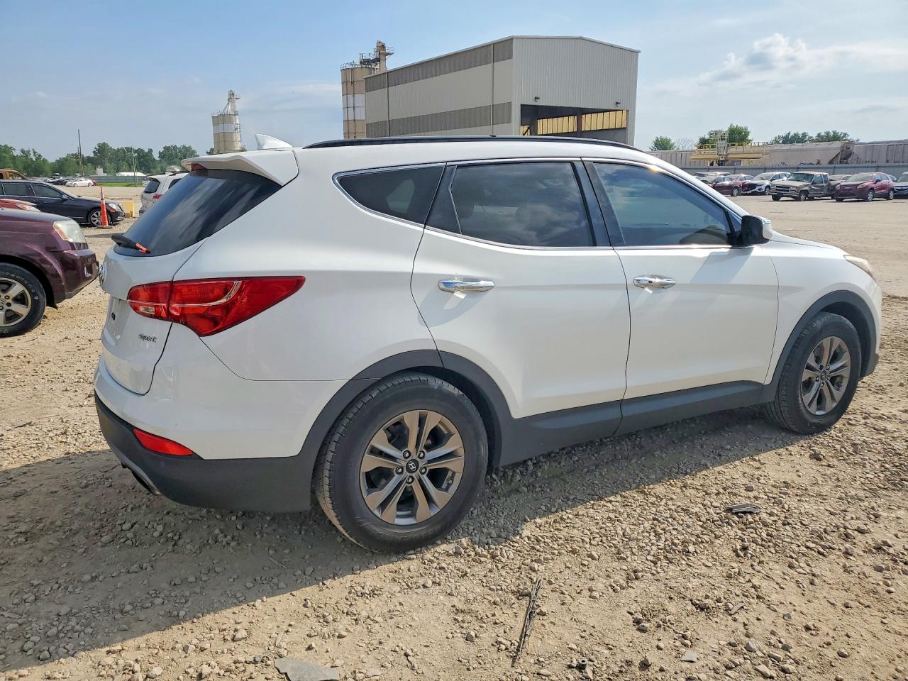 2016 Hyundai Santa Fe VIN 5XYZU3LB2GG355394 COPART salvage auction — Front End, KS - CERT OF TITLE-SALVAGE, sold $3,050 on 2026-07-07 (photo 3)