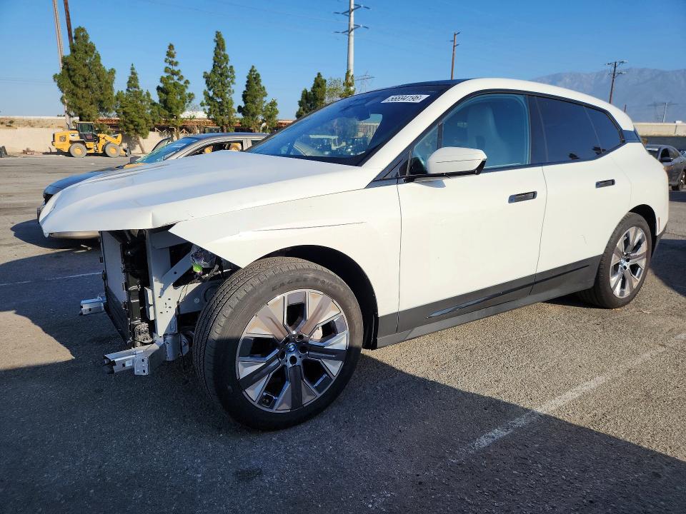 2025 BMW Ix VIN WB523CF00SCT40738 COPART salvage auction — FRONT END, Ca - Salvage Certificate, sold $24,200 on 2026-08-27 (photo 1)