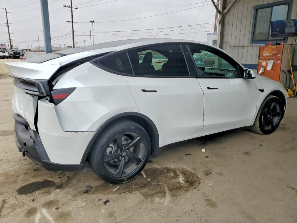 2026 Tesla VIN 7SAYGDEDXTF596230 COPART salvage auction — REAR END, CA - SALVAGE CERTIFICATE, sold $18,400 on 2026-07-27 (photo 3)