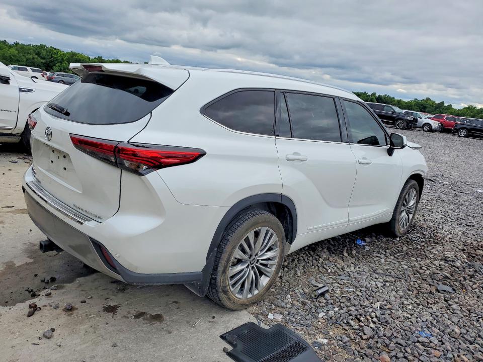 2022 Toyota Highlander VIN 5TDFZRBH8NS220983 COPART salvage auction — FRONT END, Mo - Salvage Certificate Of Title, sold $23,800 on 2026-07-28 (photo 3)