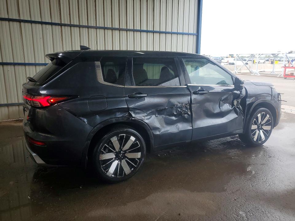 2025 Mitsubishi Outlander VIN JA4J4VA80SZ058595 COPART salvage auction — SIDE, Co - Salvage Title, sold $550 on 2026-07-22 (photo 3)