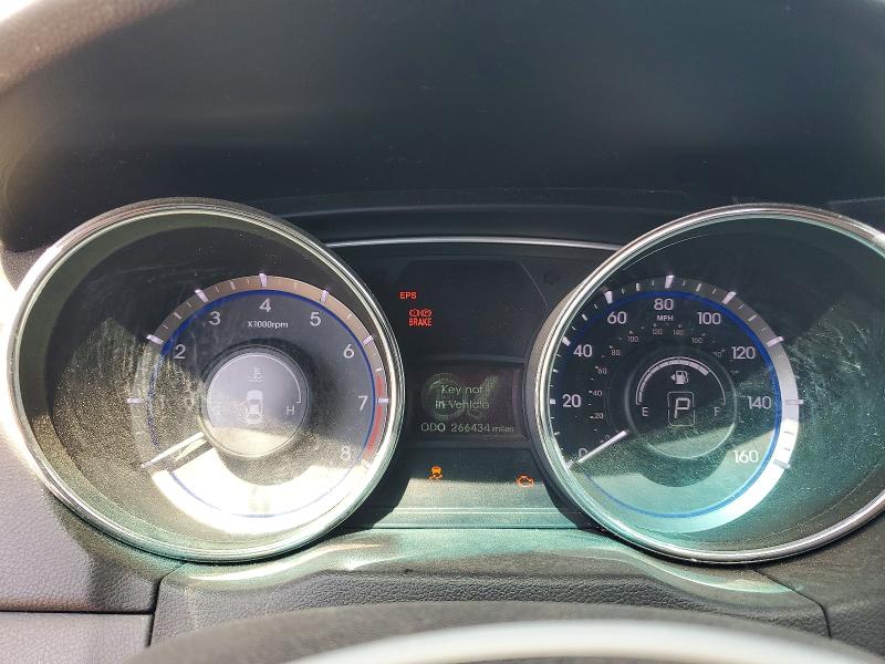 2011 Hyundai Sonata VIN 5NPEC4AC1BH071078 COPART salvage auction — MINOR DENT/SCRATCHES, Ca - Dis/Dlr/Exp Only Clean Title, sold $275 on 2026-07-02 (photo 9)