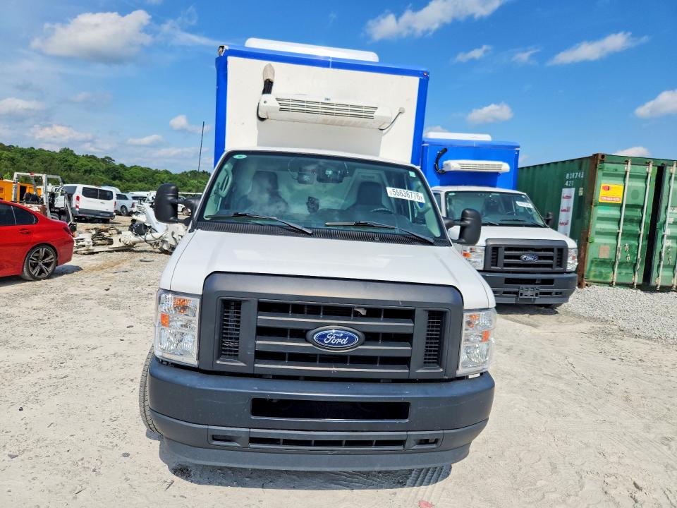 2023 Ford E-350 VIN 1FDWE3FK4PDD14769 COPART salvage auction — MINOR DENT/SCRATCHES, Ga - Certificate Of Title, sold $1,700 on 2026-07-28 (photo 5)