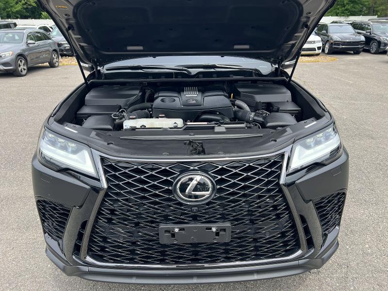 2023 Lexus Lx 600 VIN JTJMB7CX6P4024686 COPART salvage auction — MINOR DENT/SCRATCHES, NY - CERTIFICATE OF TITLE (P), sold $88,000 on 2026-07-15 (photo 8)
