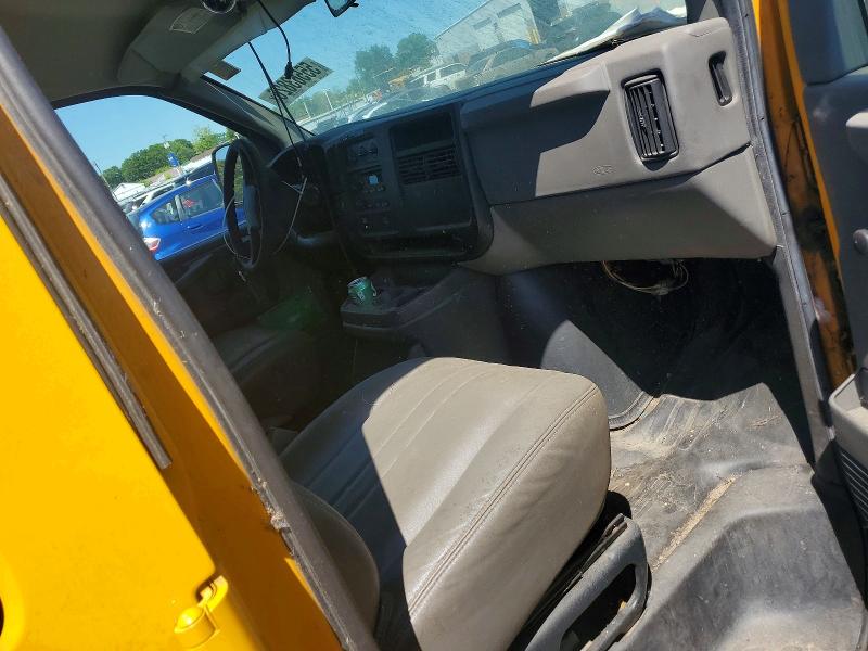 2006 Gmc Savana VIN 1GDHG35U761206815 COPART salvage auction — FRONT END, Ct - Certificate Of Title, sold $500 on 2026-07-02 (photo 8)