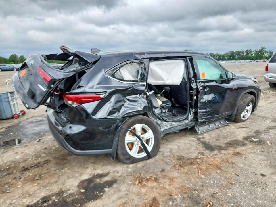 2023 Toyota Highlander VIN 5TDBBRCH8PS108818 COPART salvage auction — SIDE, Va - Cert Of Title - Salvage, sold $4,750 on 2026-07-15 (photo 3)