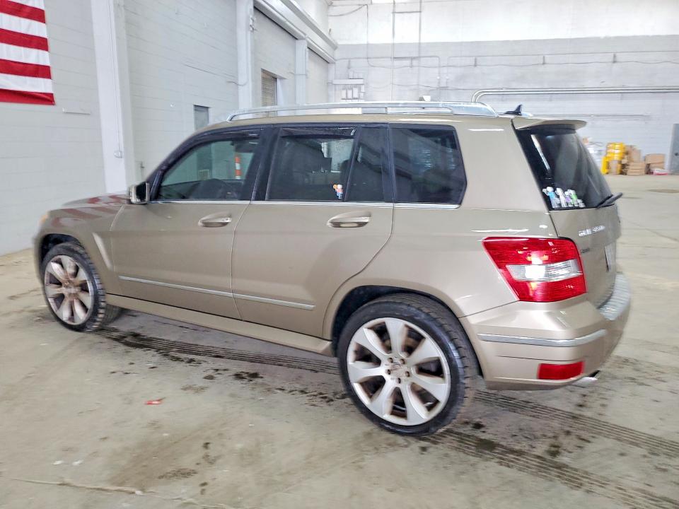2010 Mercedes-benz Glk-class VIN WDCGG8HB3AF351685 COPART salvage auction — MINOR DENT/SCRATCHES, Va - Certificate Of Title, sold $250 on 2026-08-04 (photo 2)