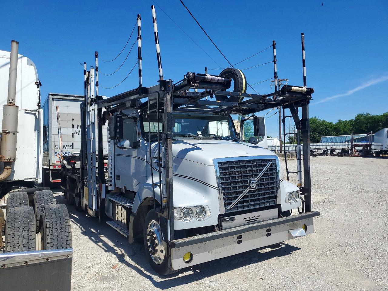 2014 Volvo VAH VIN 4V5RC9DG1EN164474 — COPART salvage auction photo