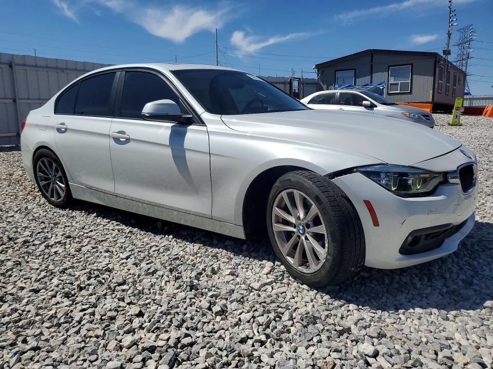 2018 BMW 3er VIN WBA8E1G59JNU91004 COPART salvage auction — FRONT END, Nv - Salvage Title, sold $3,200 on 2026-08-05 (photo 4)