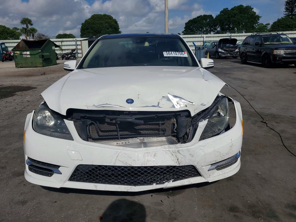 2014 Mercedes-benz C-klasse VIN WDDGF4HB3EG226113 COPART salvage auction — FRONT END, Fl - Cert Of Title Slvg Rebuildable, sold $1,150 on 2026-08-19 (photo 5)