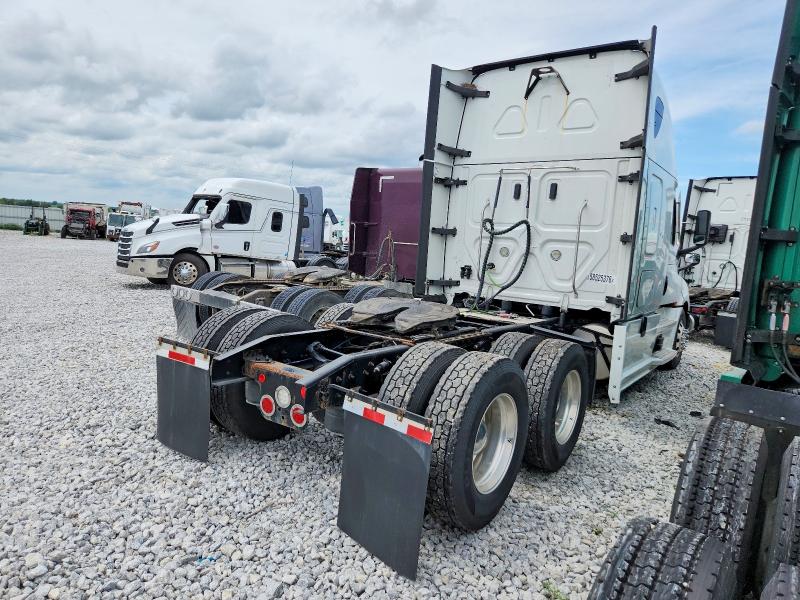 2022 Freightliner Cascadia 126 VIN 3AKJHHDRXNSMH5609 COPART salvage auction — WATER/FLOOD, KS - CERT OF TITLE-SALVAGE, sold $15,400 on 2026-07-30 (photo 4)