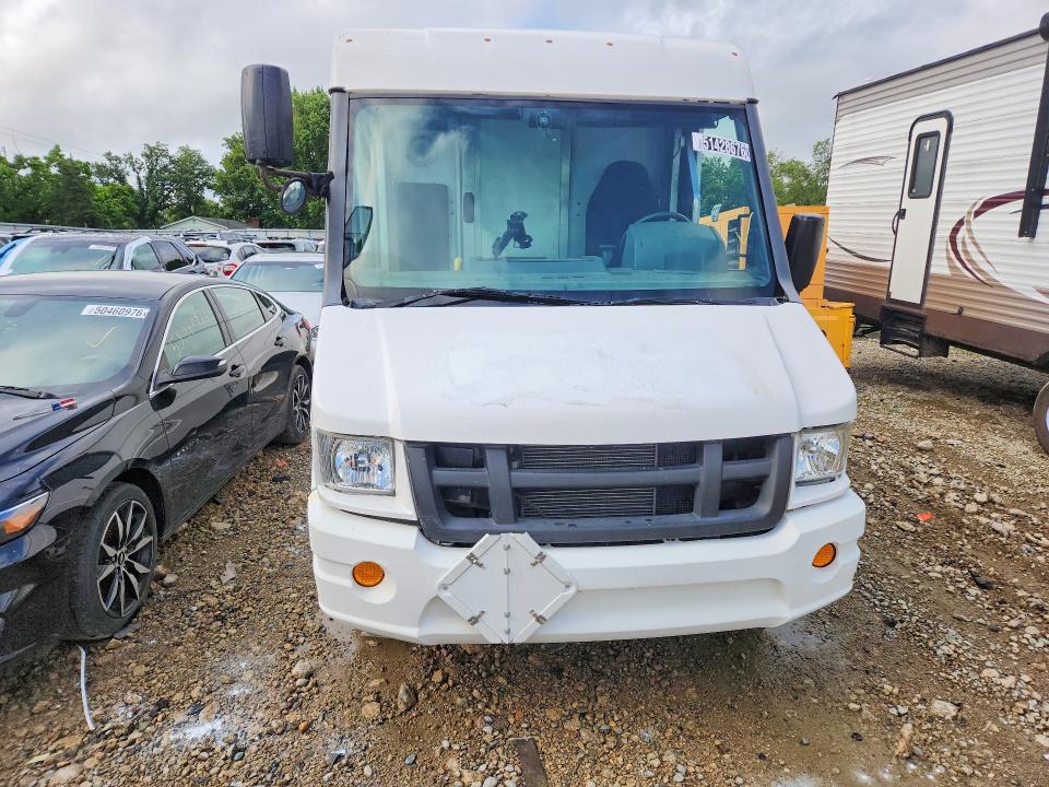 2018 Isuzu Reach VIN JALB4T17XJ7W02311 COPART salvage auction — REAR END, MI - CERTIFICATE OF TITLE, sold $250 on 2026-07-28 (photo 5)