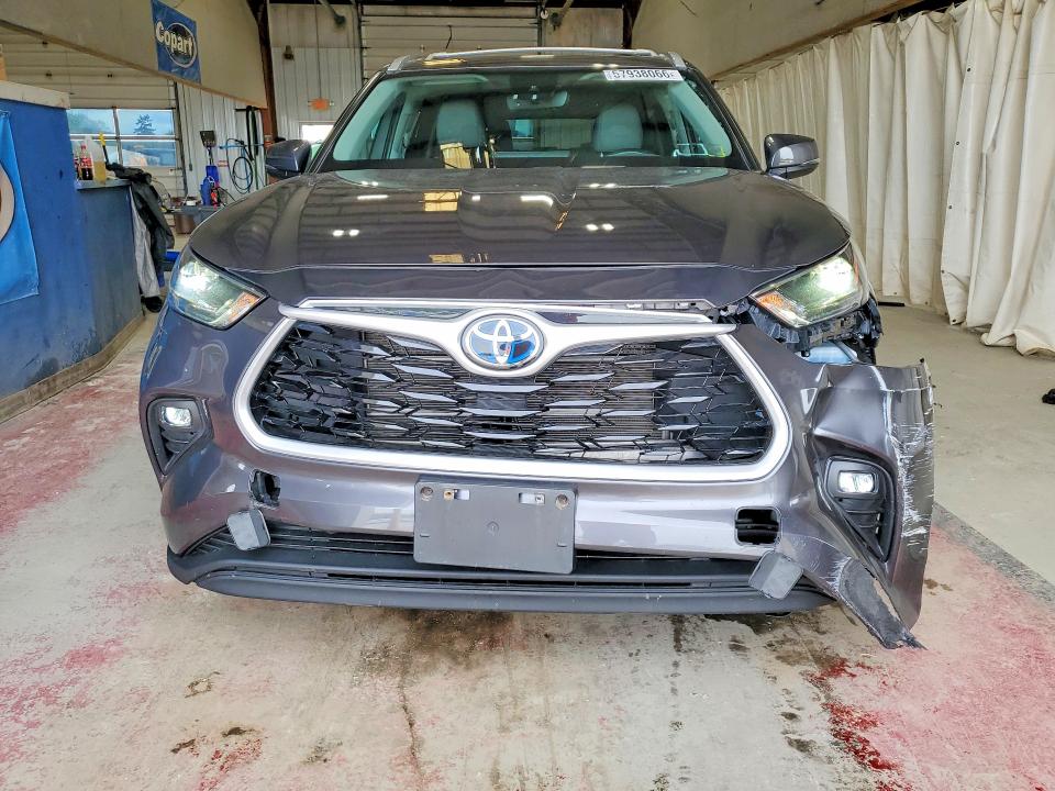 2022 Toyota VIN 5TDGBRCH5NS558736 COPART salvage auction — FRONT END, Ny - Mv-907A Salvage Certificate, sold $550 on 2026-07-27 (photo 5)