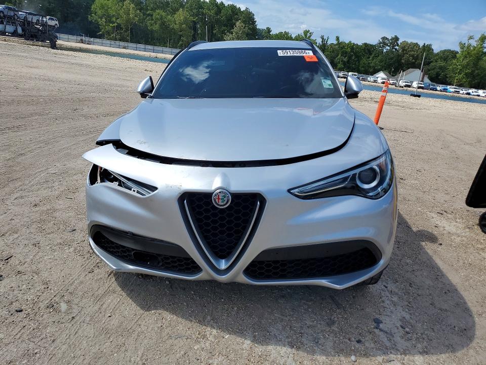 2018 Alfa romeo Stelvio VIN ZASFAKPN9J7B88280 COPART salvage auction — ALL OVER, LA - CERT OF TITLE-SALVAGE (P), sold $1,200 on 2026-08-25 (photo 5)