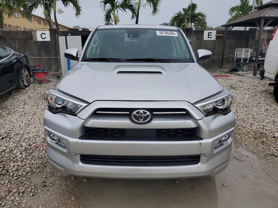 2022 Toyota 4runner VIN JTESU5JR9N6009643 COPART salvage auction — MINOR DENT/SCRATCHES, Fl - Certificate Of Title (P), sold $14,700 on 2026-07-02 (photo 5)