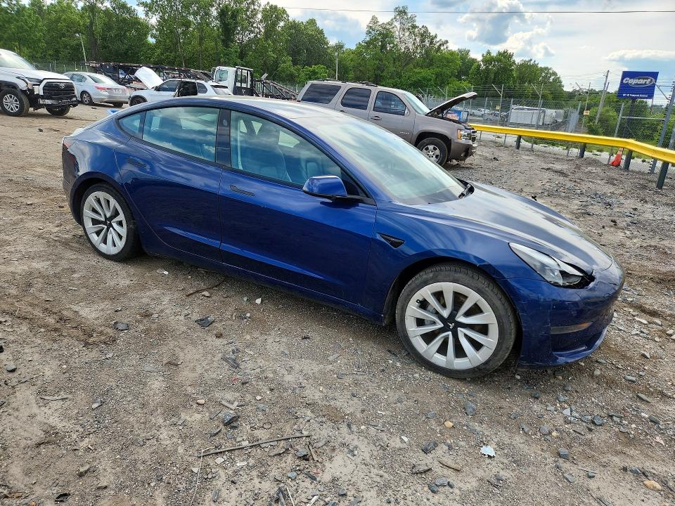 2022 Tesla VIN 5YJ3E1EA7NF185940 COPART salvage auction — REAR END, VA - CERTIFICATE OF TITLE (P), sold $6,000 on 2026-08-20 (photo 4)