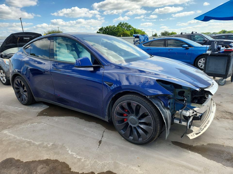 2021 Tesla Model y VIN 5YJYGDEF5MF270111 COPART salvage auction — FRONT END, Tx - Salvage Vehicle Title, sold $8,900 on 2026-07-02 (photo 4)