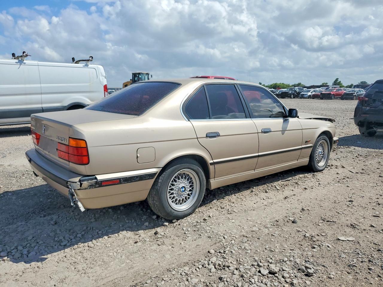 1995 BMW 5 Series VIN WBAHD6320SGK85913 COPART salvage auction — Front End, TX - CERT OF TITLE-REBUILT SALVAGE (P), sold $1,950 on 2026-07-08 (photo 3)