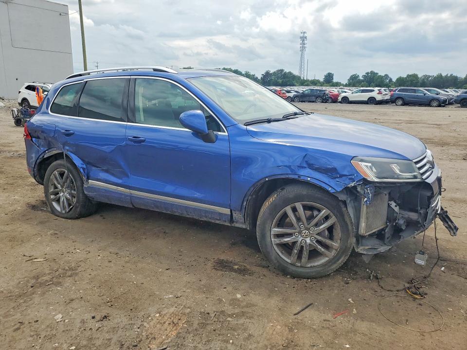 2016 Volkswagen Touareg VIN WVGEP9BP0GD003737 COPART salvage auction — FRONT END, VA - CERT OF TITLE - SALVAGE, sold $2,850 on 2026-07-08 (photo 4)