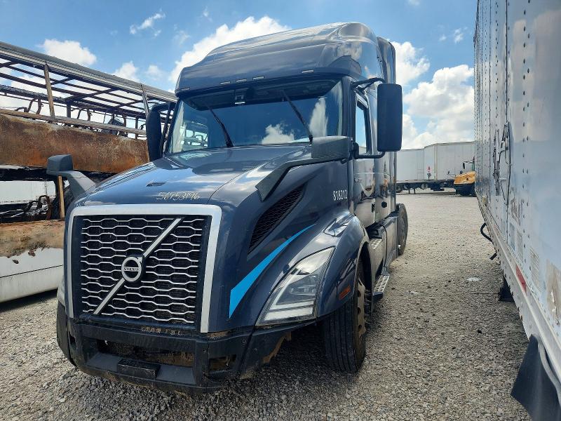 2023 Volvo VIN 4V4NC9EH5PN624118 COPART salvage auction — REAR END, Nh - Certificate Of Title, sold $24,500 on 2026-07-10 (photo 2)