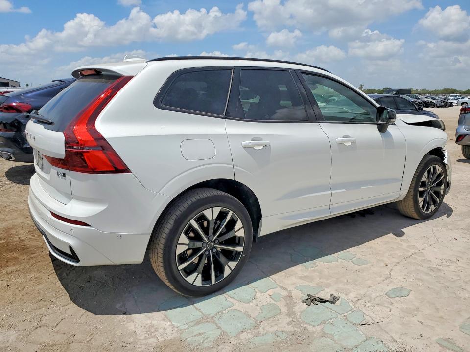 2026 Volvo VIN YV4M12RC9T1497343 COPART salvage auction — FRONT END, Fl - Certificate Of Title, sold $22,800 on 2026-07-08 (photo 3)