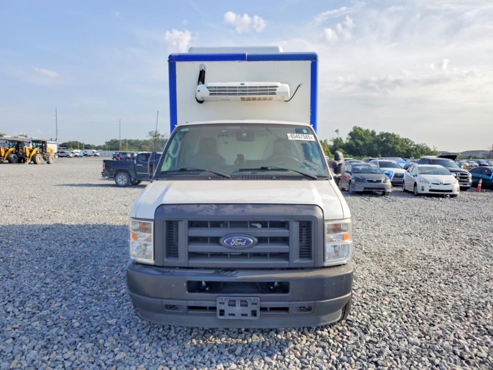 2023 Ford E-350 VIN 1FDWE3FK8PDD14726 COPART salvage auction — NORMAL WEAR, FL - CERTIFICATE OF TITLE (P), sold $10,800 on 2026-07-24 (photo 5)