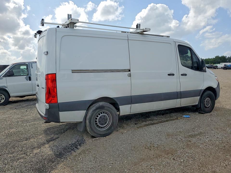 2019 Mercedes-benz Sprinter VIN W1Y70BGY3KT017894 COPART salvage auction — MINOR DENT/SCRATCHES, Tx - Certificate Of Title, sold $4,000 on 2026-07-14 (photo 3)