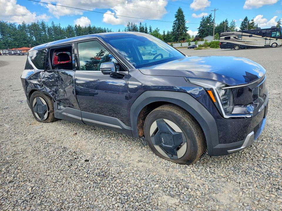 2026 Kia Ev9 VIN 5XYAB5S1XTG007165 COPART salvage auction — SIDE, Wa - Bill Of Sale, sold $16,200 on 2026-08-04 (photo 4)