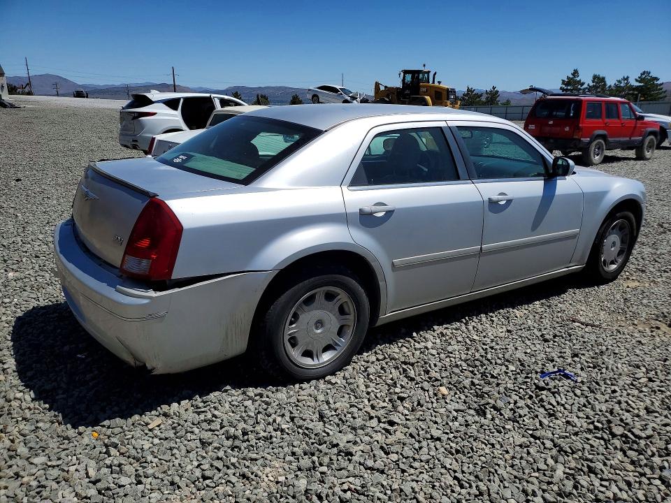 2005 Chrysler 300 VIN 2C3JA53G15H503860 COPART salvage auction — REAR END, Nv - Salvage Title, sold $90 on 2026-07-02 (photo 3)