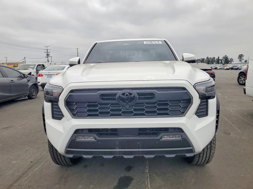 2026 Toyota Tacoma VIN 3TYLB5JN5TT119439 COPART salvage auction — REAR END, Ca - Salvage Certificate, sold $49,000 on 2026-09-14 (photo 5)
