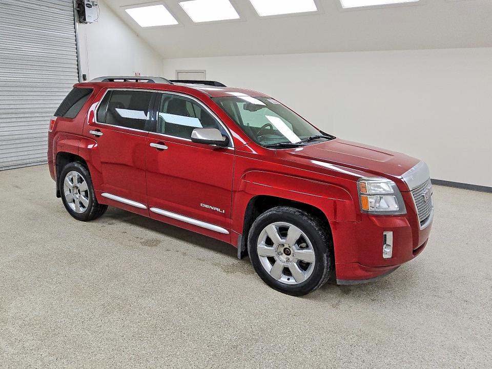 2013 Gmc Terrain VIN 2GKFLZE31D6282367 COPART salvage auction — MINOR DENT/SCRATCHES, Co - Certificate Of Title, sold $2,250 on 2026-07-30 (photo 4)