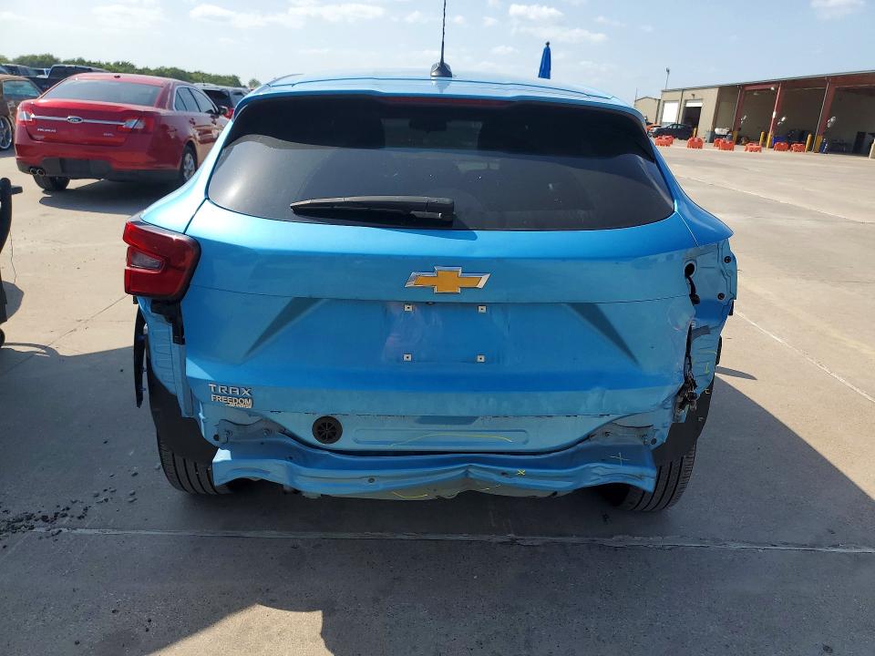 2025 Chevrolet Trax VIN KL77LFEP3SC033944 COPART salvage auction — FRONT END, Tx - Salvage Vehicle Title, sold $2,750 on 2026-07-27 (photo 6)