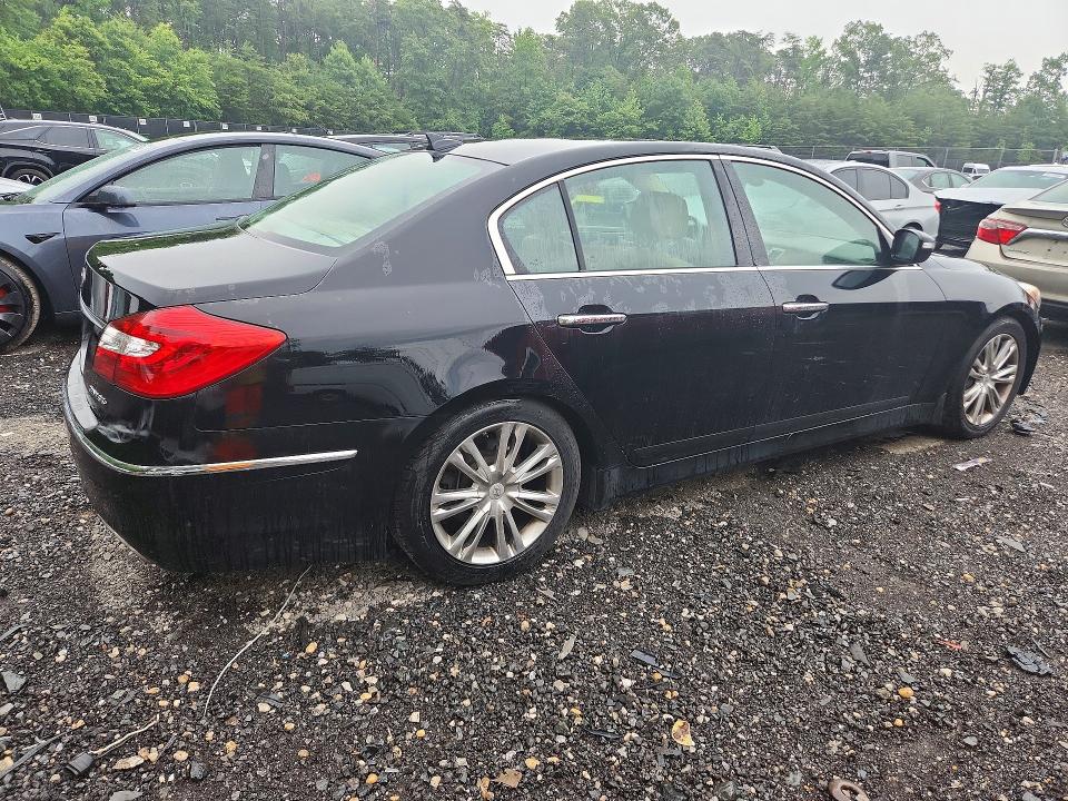 2013 Hyundai Genesis VIN KMHGC4DDXDU236773 COPART salvage auction — SIDE, Md - Cert Of Salvage > 75% Damage, sold $275 on 2026-07-24 (photo 3)
