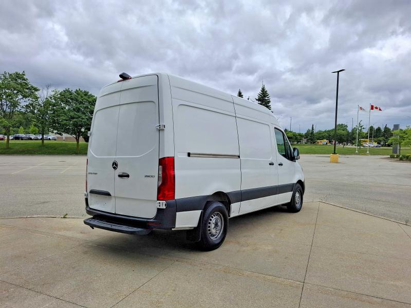 2021 Mercedes-benz VIN W1Y4DBHY4MP333208 COPART salvage auction — NORMAL WEAR, On - Permit No Brand - Unfit (P), sold $5,700 on 2026-07-03 (photo 4)